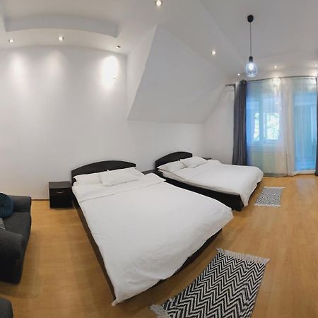 Hotel Hillside Oradea Exterior foto